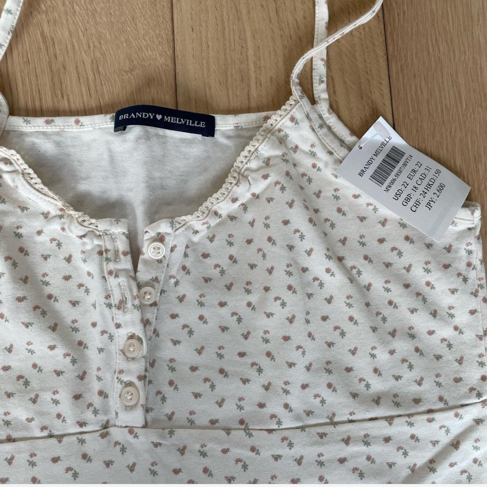 Brandy Melville Tiffany tank - Picture 2 of 3